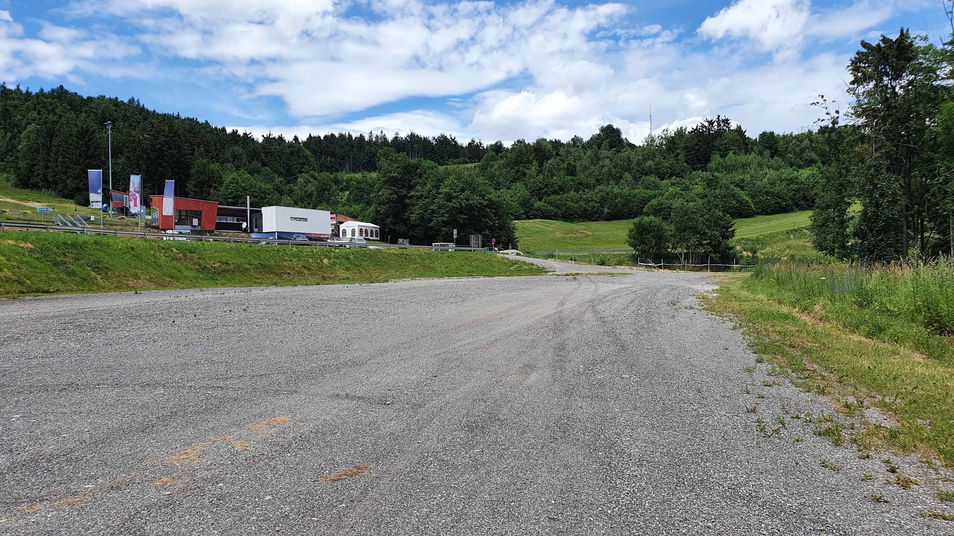 Autóparkoló/motorhome parkoló a Jauerlingon