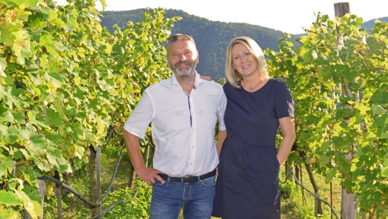 B&auml;uerl csal&aacute;d, &copy; Weingut B&auml;uerl