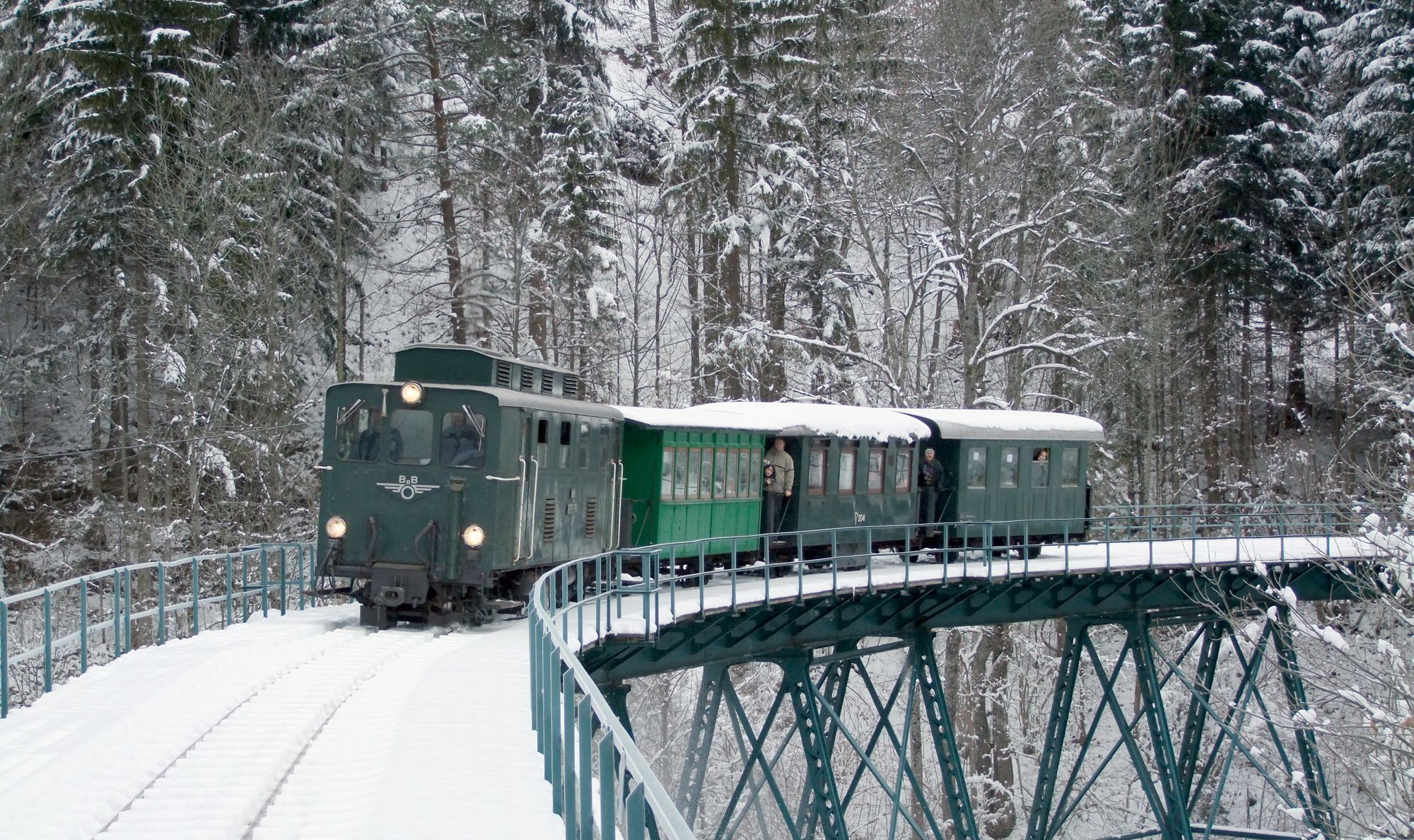 Télen népszerű: a Mikulással az Ötscherland-Express fedélzetén.