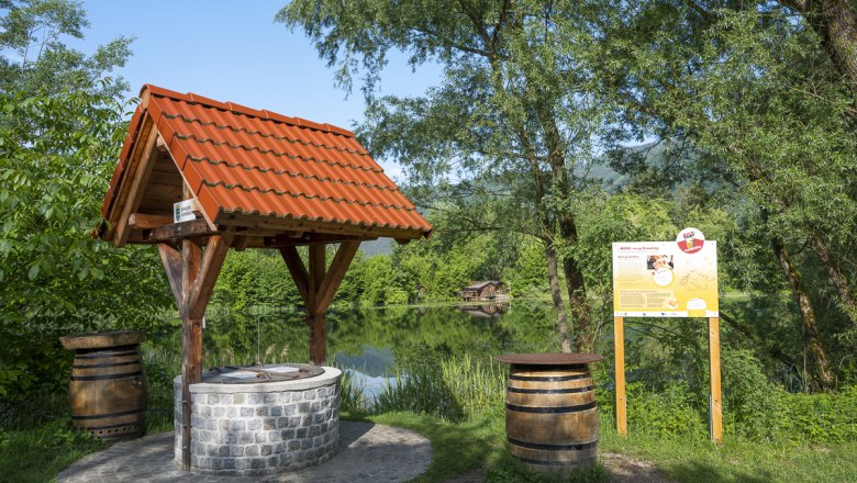The beer fountain at the Weiglteich pond, &copy; Theo Kust