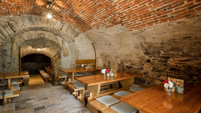 Heurigen pince a Donabaum Helmut bor&aacute;szatban, &copy; Monika Loeff