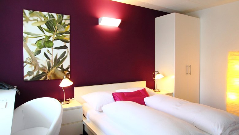 Double room, &copy; College Garden Hotel