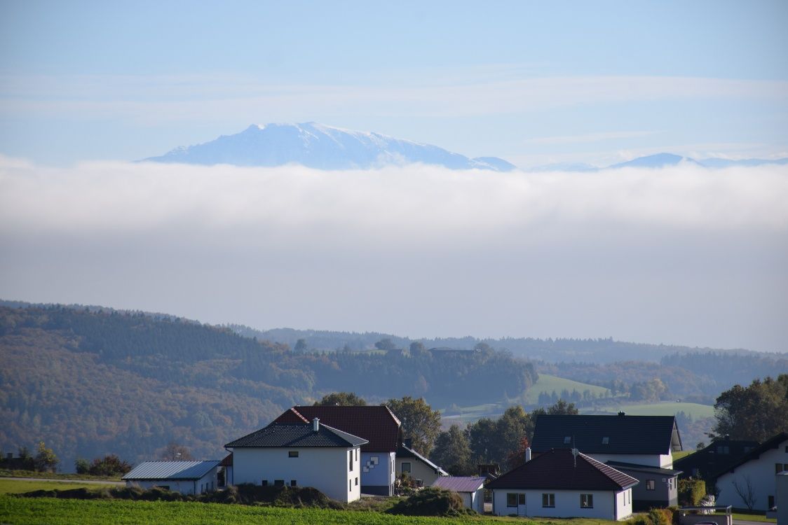 Az Alpok panorámája St.Oswaldból: a Schneebergtől a Dachsteinig