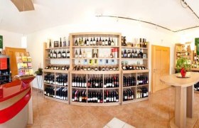 Wine & pleasure, &copy; Elisabeth Hausgnost