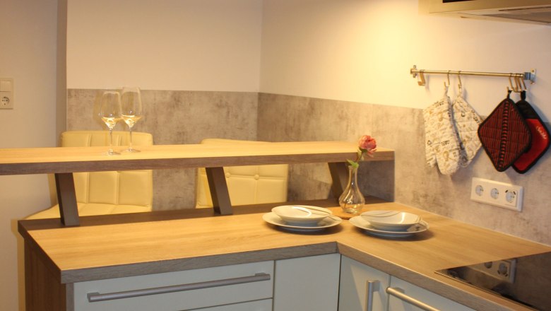 Csal&aacute;di lak&aacute;s - konyhai b&aacute;r, &copy; &copy; HomeW4, Sonja Wiesinger