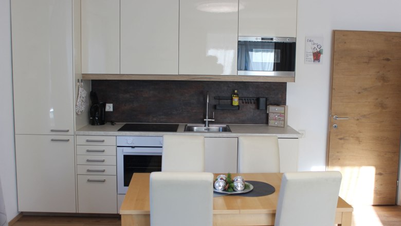 Angel flat - konyhasarok &eacute;tkezővel, &copy; &copy; HomeW4, Sonja Wiesinger