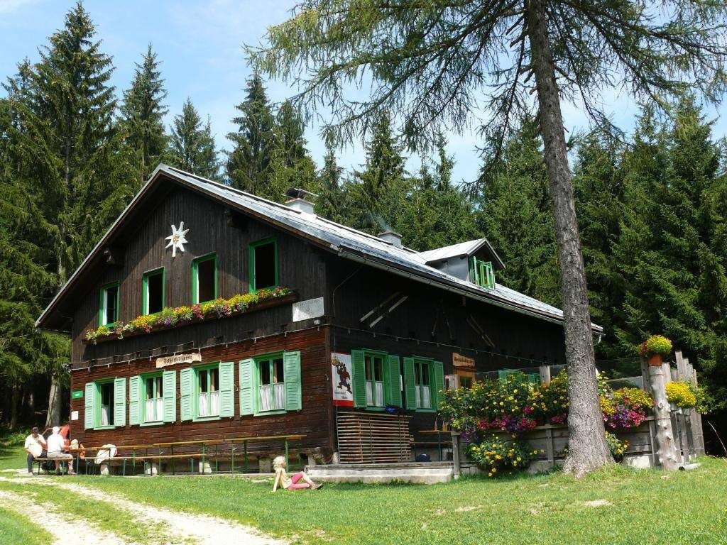 Amstettner Turistaház nyáron