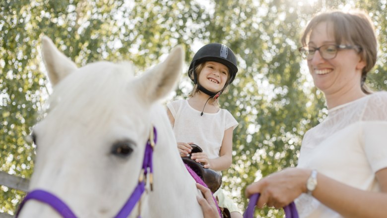 Riding lessons, &copy; schwarz-koenig.at