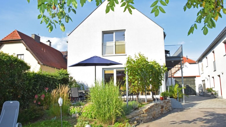 A h&aacute;z kil&aacute;t&aacute;sa, &copy; Weingut B&auml;uerl