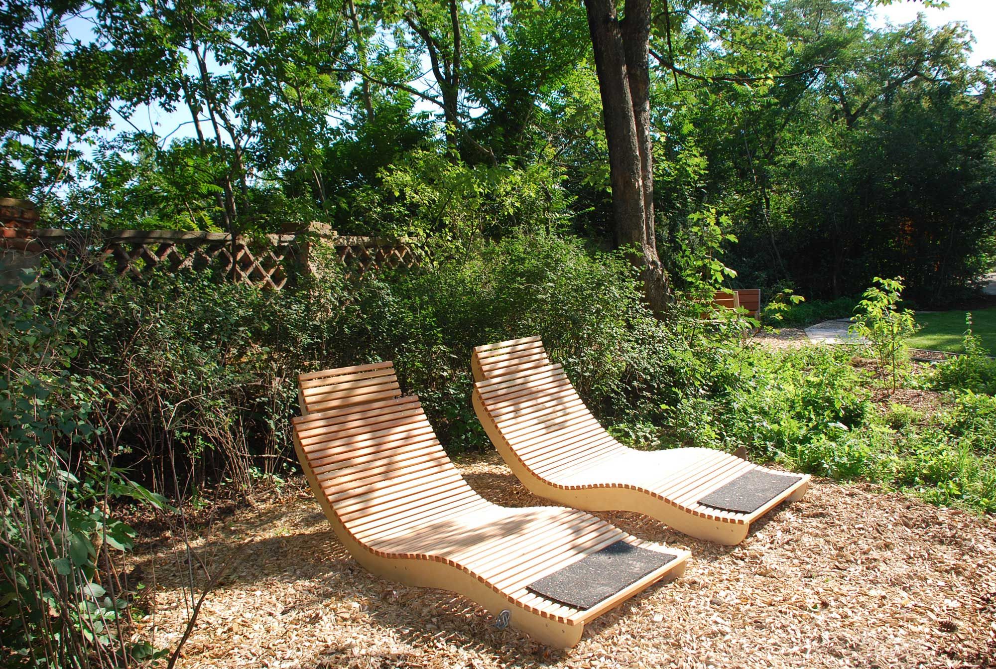 Relaxációs területek a Schiltern kastély terápiás kertjében