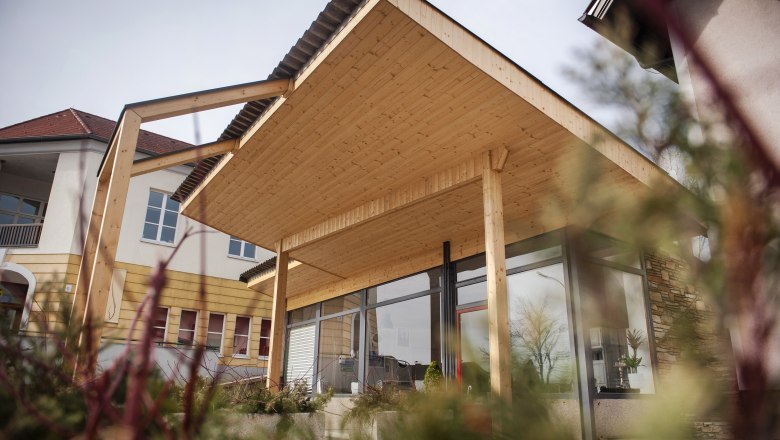 Info & pleasure filling station Hochneukirchen, &copy; Marktgemeinde Hochneukirchen / Stefan Knittel