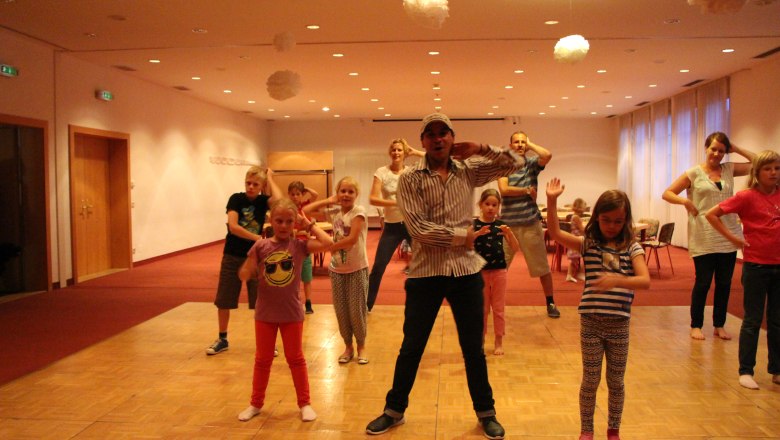 Zumbázni egyszerűen jó, © Hoteldorf Königsleitn