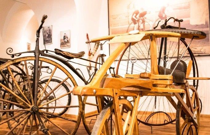 Bicycle museum exhibit, © Mia Bodenstein