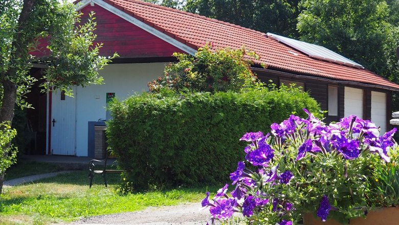 Sanitary building, &copy; eigene Bilder