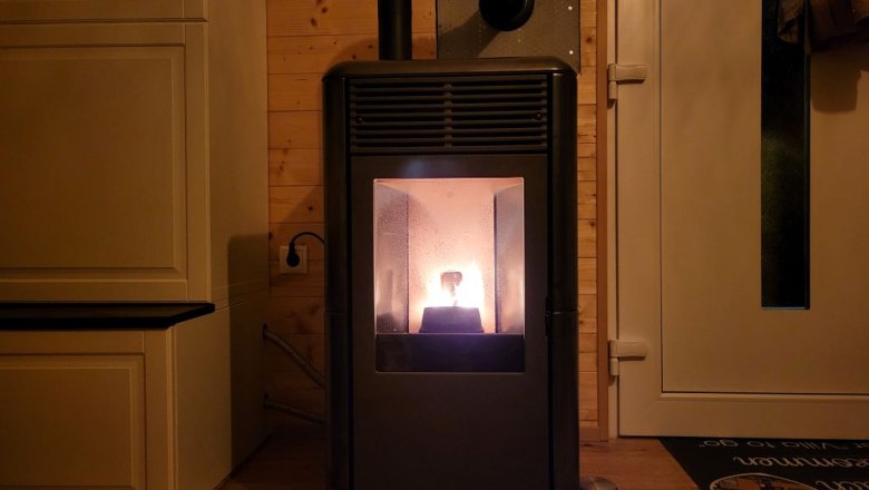 Ready for the cold season with a pellet stove and underfloor heating, &copy; Villa to go