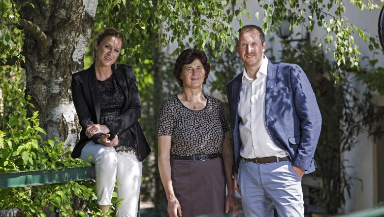 Johann Donabaum csal&aacute;d, &copy; Monika Loeff