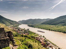 Ausblick von der Ruine Hinterhaus in Spitz, &copy; Robert Herbst