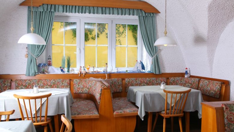 Breakfast in the vaulted room, © Johann Sturm