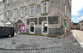 View of the store from afar, &copy; sgrafit bike
