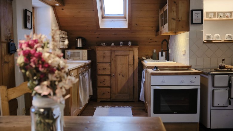 Konyha, vir&aacute;gos r&eacute;t, &copy; Mathias Lixl / lixl.com