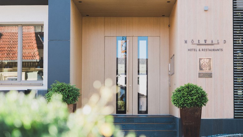 Traube Eingang Tür quer, © Mörwald