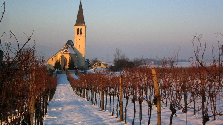 Church in winter, &copy; Gemeinde Stetten