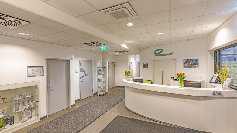 The reception area with reception desk, © Emotion Therapiezentrum GmbH