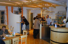 Wine tavern, &copy; Weinbau Eschberger