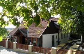 Wine tavern zum weissen Kreuz, &copy; Heuriger zum weissen Kreuz