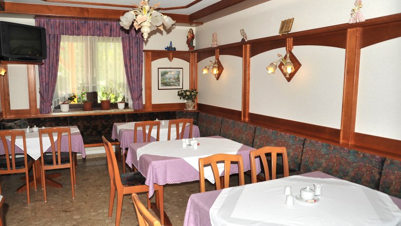 Reggelizőterem, &copy; Moser