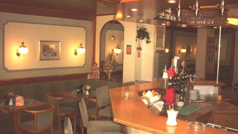 Cafe 1, &copy; Cafe1