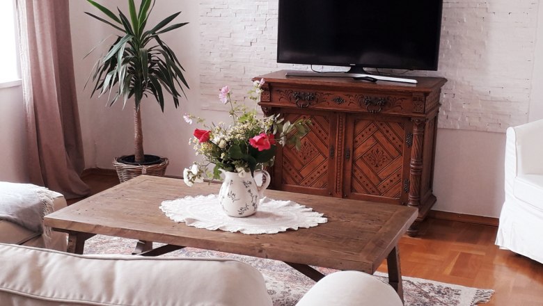 Cozy TV area, © U.E.