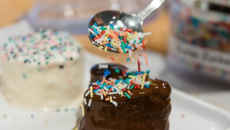 Sv&eacute;d bomb&aacute;k műhelyfőz&eacute;s, &copy; Niemetz Schwedenbomben