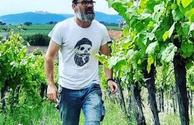 Alex Z&ouml;ller at the vineyard inspection, &copy; Weingut Alexander Z&ouml;ller