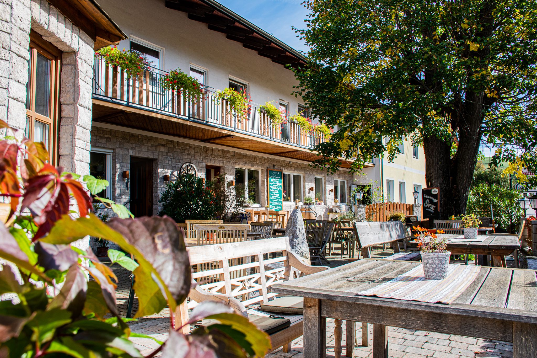 Hof im Spätsommer