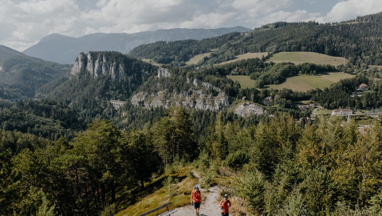 Semmering railroad hiking trail, railroad hiking, Vienna Alps in Lower Austria, &copy; Wiener Alpen/nicoleseiser.at
