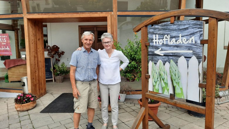 Magoschitz family, Magoschitz asparagus farm, Mannsdorf/Danube, &copy; Donau Nieder&ouml;sterreich, Neubauer