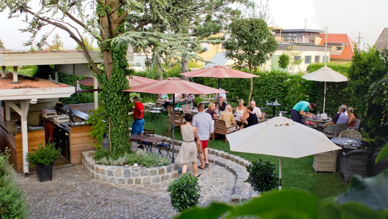 Heurigen garden, © BP